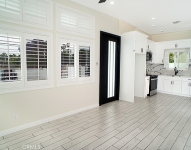 13310 1/2 Glenoaks Boulevard - Photo Thumbnail 23