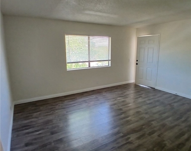 509 E Avenue Q-2 Unit B - Photo Thumbnail 8