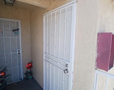 509 E Avenue Q-2 Unit B - Photo Thumbnail 1