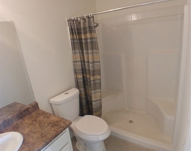 509 E Avenue Q-2 Unit B - Photo Thumbnail 6