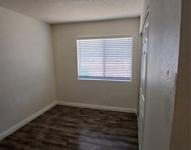 509 E Avenue Q-2 Unit B - Photo Thumbnail 12