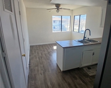 509 E Avenue Q-2 Unit B - Photo Thumbnail 3