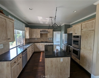 2300 Rutland Place - Photo Thumbnail 7