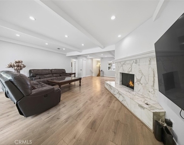 22247 De La Osa Street - Photo Thumbnail 7