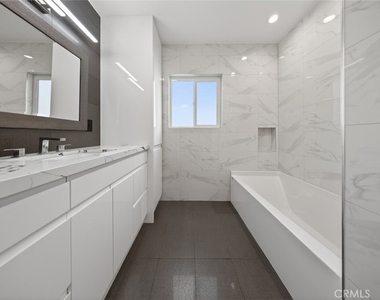22247 De La Osa Street - Photo Thumbnail 20
