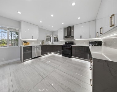 22247 De La Osa Street - Photo Thumbnail 12