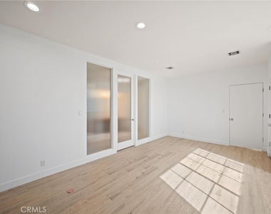 8246 Woodshill Trail - Photo Thumbnail 14