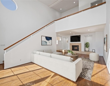 8246 Woodshill Trail - Photo Thumbnail 3