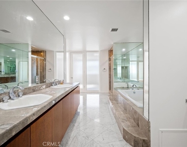 8246 Woodshill Trail - Photo Thumbnail 10