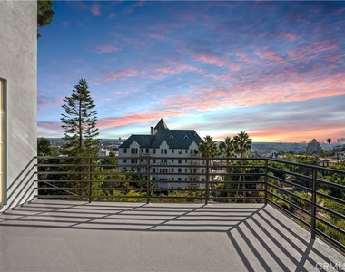 8246 Woodshill Trail - Photo Thumbnail 4