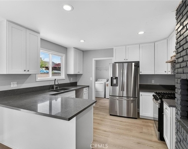 13808 S Catalina - Photo Thumbnail 9