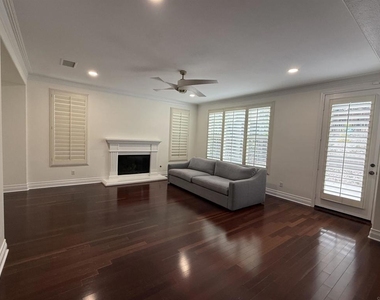1472 Canoe Creek Way - Photo Thumbnail 11