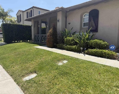 1472 Canoe Creek Way - Photo Thumbnail 2