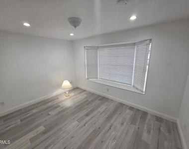 3154 Del Vina Street - Photo Thumbnail 14
