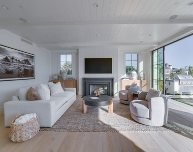 2820 Bayview - Photo Thumbnail 11