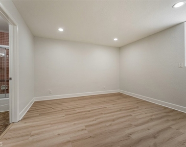 33852 Orilla Road - Photo Thumbnail 5