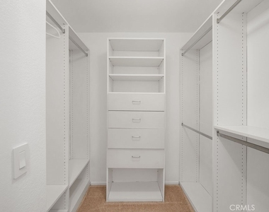 232 Villa Point - Photo Thumbnail 9