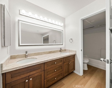 232 Villa Point - Photo Thumbnail 8