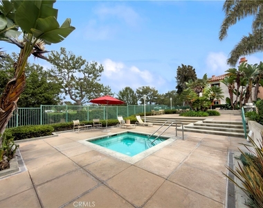 232 Villa Point - Photo Thumbnail 15