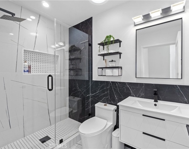 64654 Sun Mesa Road - Photo Thumbnail 17