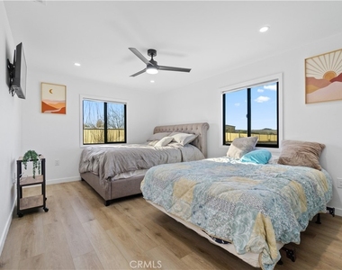 64654 Sun Mesa Road - Photo Thumbnail 15