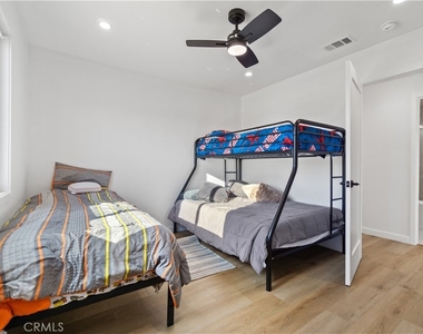 64654 Sun Mesa Road - Photo Thumbnail 13