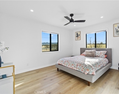 64654 Sun Mesa Road - Photo Thumbnail 10