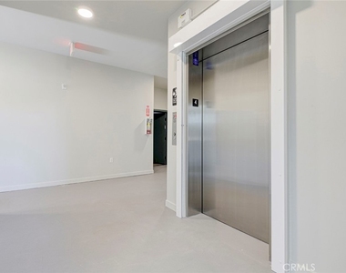 14810 Delano Street - Photo Thumbnail 10