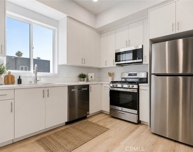 14810 Delano Street - Photo Thumbnail 1