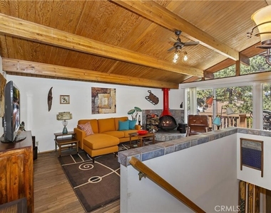 558 Beechnut - Photo Thumbnail 1