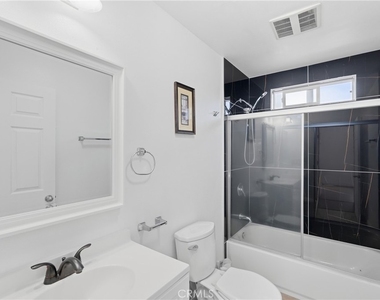 5017 Halldale Avenue - Photo Thumbnail 8