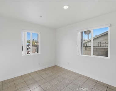 5017 Halldale Avenue - Photo Thumbnail 6