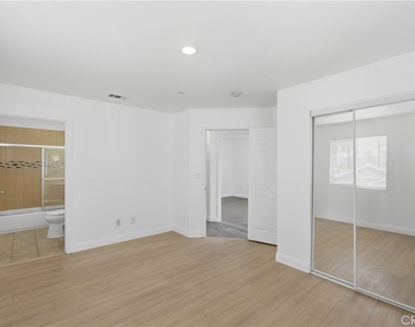 5017 Halldale Avenue - Photo Thumbnail 14