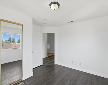 5017 Halldale Avenue - Photo Thumbnail 18