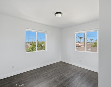 5017 Halldale Avenue - Photo Thumbnail 17