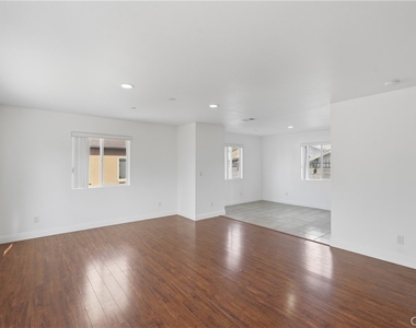 5017 Halldale Avenue - Photo Thumbnail 3