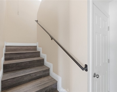 5017 Halldale Avenue - Photo Thumbnail 9
