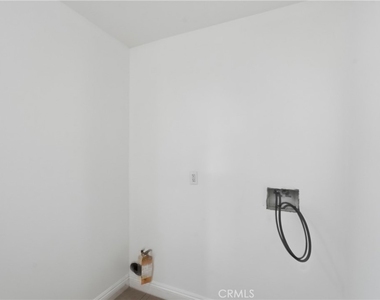 5017 Halldale Avenue - Photo Thumbnail 20