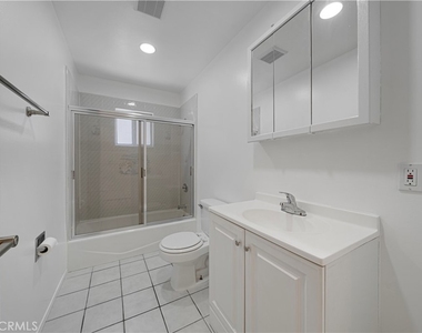3025 Sherwood - Photo Thumbnail 10