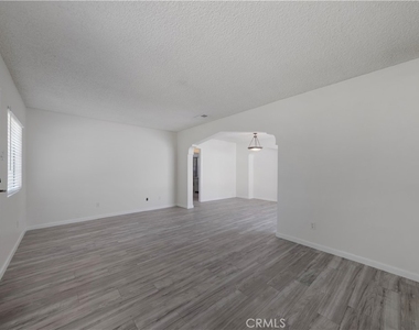 3025 Sherwood - Photo Thumbnail 3