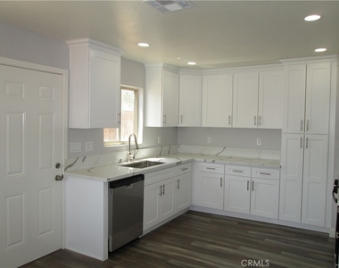 13464 Mohawk Road - Photo Thumbnail 4