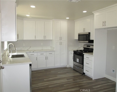 13464 Mohawk Road - Photo Thumbnail 2