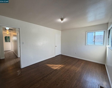 551 5th St - Photo Thumbnail 11