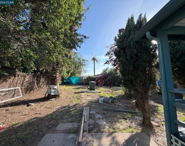 551 5th St - Photo Thumbnail 20