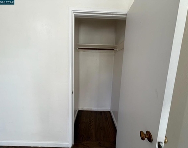 551 5th St - Photo Thumbnail 12