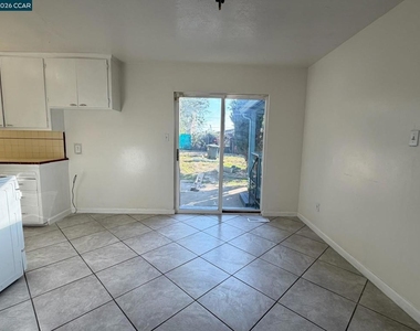 551 5th St - Photo Thumbnail 17