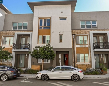 3923 Meridian St - Photo Thumbnail 1