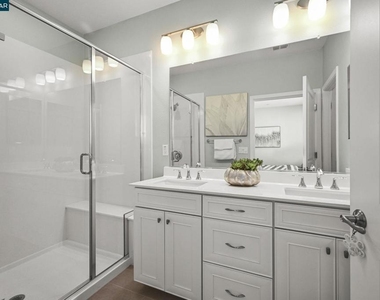 3923 Meridian St - Photo Thumbnail 24