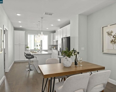 3923 Meridian St - Photo Thumbnail 13