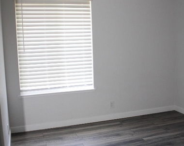 130 Aster Ct - Photo Thumbnail 20